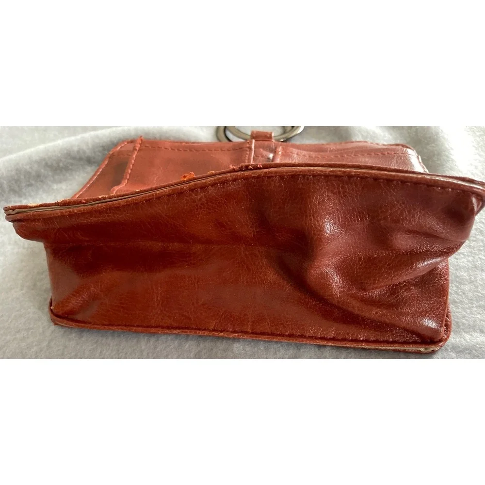 Pouchee wallet has